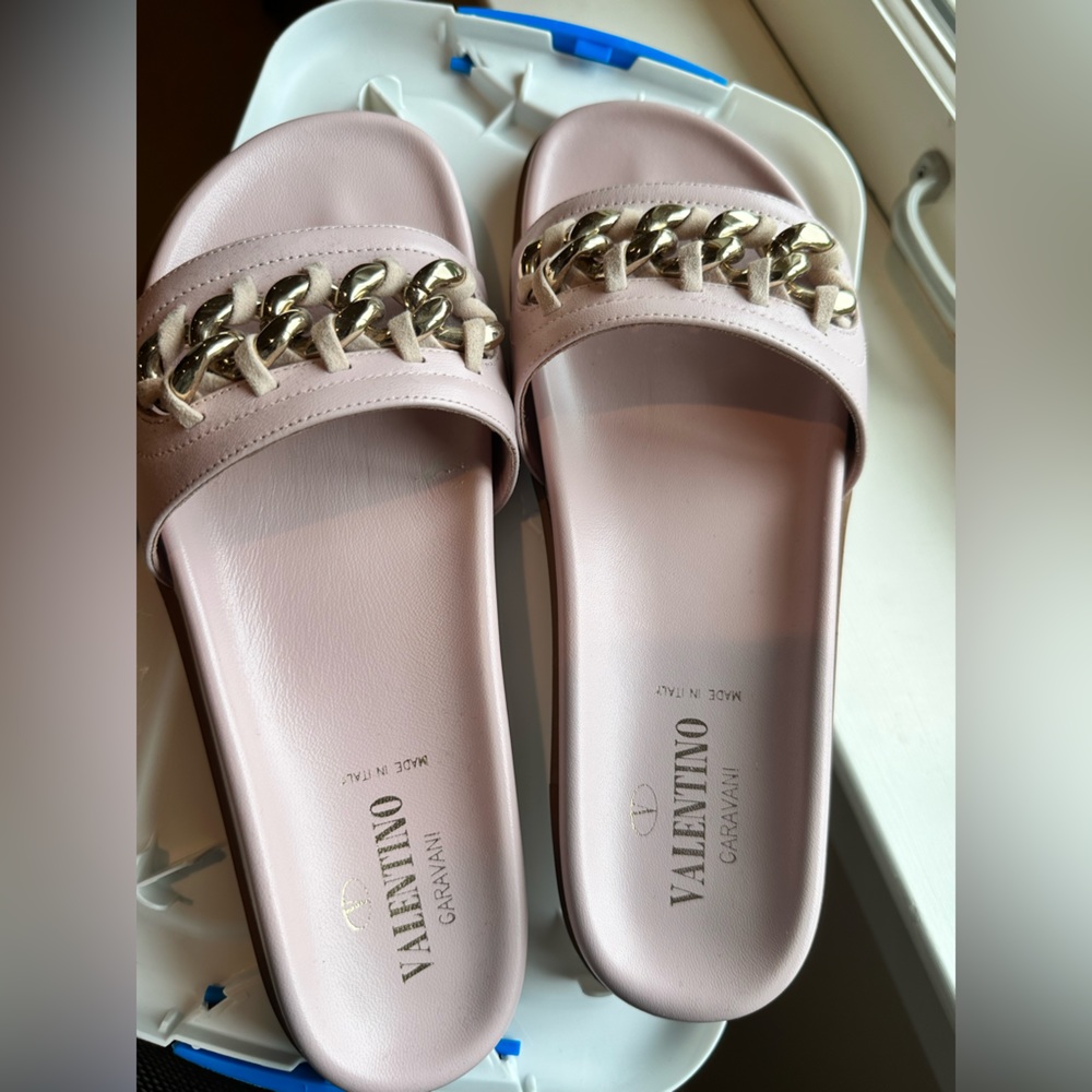 Valentino Garavani Chain Trimmed Slides Size 40/ 9.5 GUC